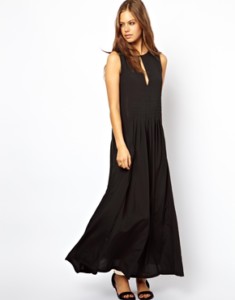 ASOS Maxi Dress With Pleat Front Detail WAS £55 NOW £13.50 at ASOS Gratisfaction UK Flash Bargains