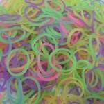 BARGAIN 600 Loom bands Glow in the Dark 75p delivered at Amazon - Gratisfaction UK